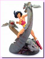 Wonder Woman vs Tri-Headed Hydra The DC Comics Statue Diorama