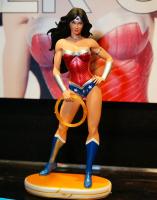 Wonder Woman Cover Girls Statue