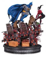 Batman VS. Harley Quinn In Battle Statue Diorama