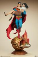 Superman & Lois Lane Atop A Daily Planet Rooftop Globe The DC Comics Sweethearts Statue Diorama