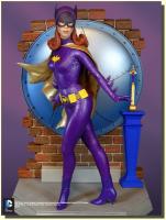 Batgirl Yvonne Craig Collectible Maquette 