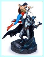 Wonder Woman & Batman In Battle The Injustice Gods Among As Statue Diorama
