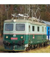 České Dráhy ČD #E 422 001 Malá Bobina Light & Dark Green Scheme Class E 422.0 (100) Škoda 15E Electric Locomotive for Model Railroaders Inspiration