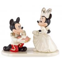 Mickey Mouse As Minnies Prince Charming Disney Statue Diorama