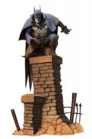 Batman On The Chimney Gotham by Gaslight ARTFX+ 1/10 Statue Diorama