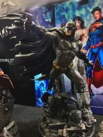 Batman Atop The Gremlins & Ruins Base Justice League New 52 Exclusive Statue