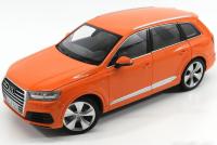 Audi Q7 2015 Orange 1/18 Die-Cast Vehicle