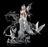 Fairy & Black Steed & White Swans Premium Figure Diorama labutě s koněm a víla soška