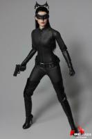 Anne Hathaway As Selina The Catwoman Sixth Scale Collector Figure