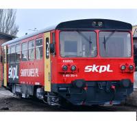 Stowarzyszenie Kolejowych Przewozów Lokalnych SKPL #810 210-5 HO Karol Shortlines Red Yellow Door Scheme Class M152 Diesel Passenger Car DCC & Sound motorový osobní vůz