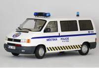 Volkswagen VW T4 Městská Policie Praha 1/18 Die-Cast Vehicle
