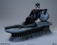 Catwoman On A Gotham City Rooftop The Batman Returns Quarter Scale Maquette