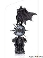 Michael Keaton As Batman Returns Atop A Totem-Shaped Base The DC Comics Deluxe BDS Art Scale 1/10 Statue Diorama