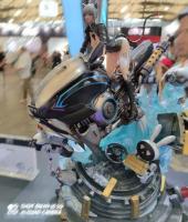 Cyberpunk Heavy Bike Queen Third Scale Statue Diorama