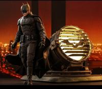 Robert Pattinson As Batman AKA Bruce Wayne & BAT-SIGNAL Sixth Scale Collectible Figure Diorama